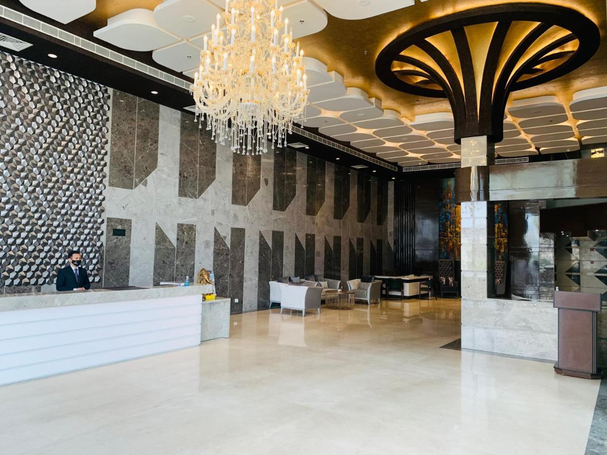The Grand Arc Hotel & Convention Centre Shahjahanpur Exterior photo